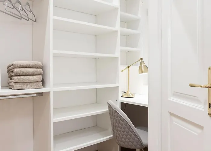 Marianna's Old Town Apartment *